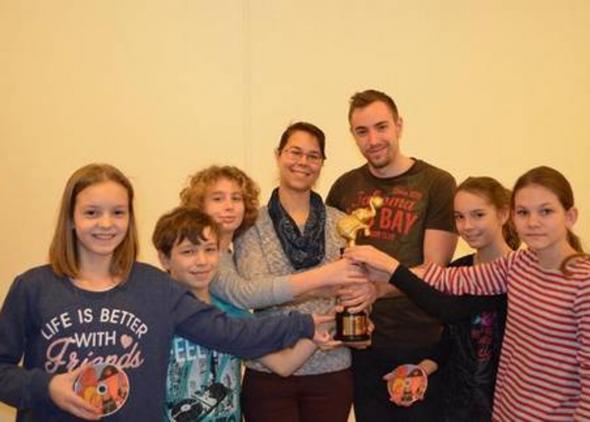 Malí režiséri a ich lektori z Ateliéru BAB s Hlavnou cenou Zlatý slon Malí režiséri a ich lektori z Ateliéru BAB s Hlavnou cenou Zlatý slon